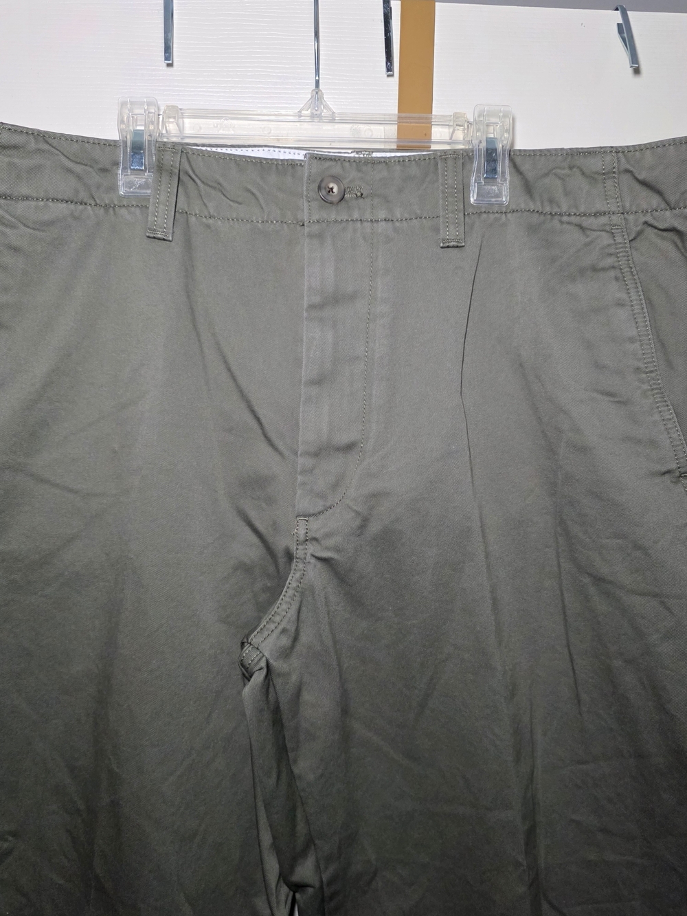 Calvin Klein Men's Utility Chino Pants in Olive
